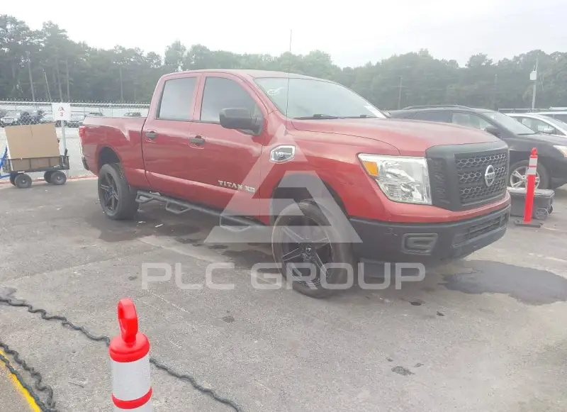 2017 Nissan TITAN фото