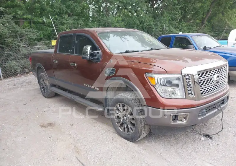 2017 Nissan TITAN фото