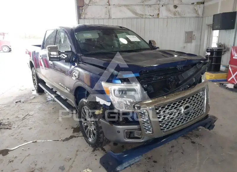 2017 Nissan TITAN фото