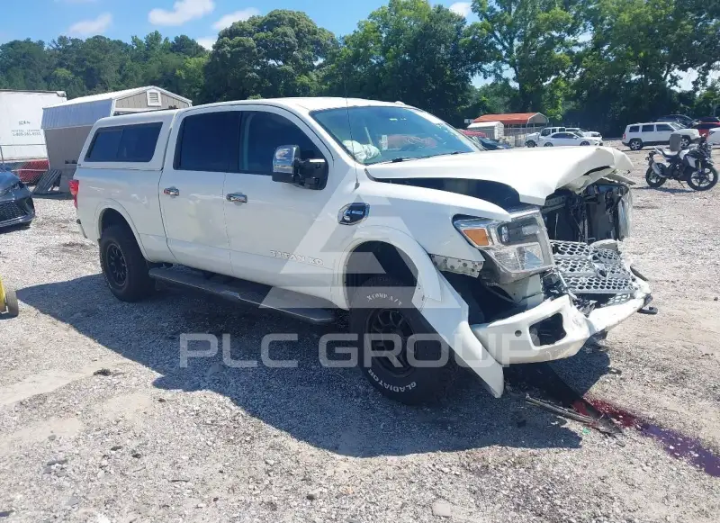2017 Nissan TITAN фото
