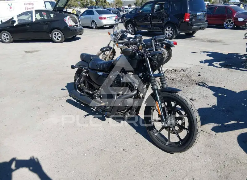 2017 Harley-Davidson XL883 photo