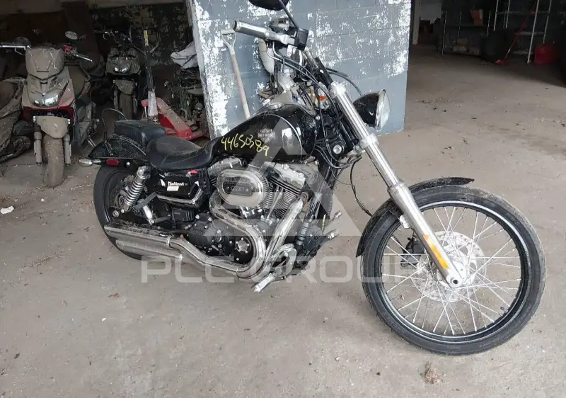 2017 Harley-Davidson FXDWG фото