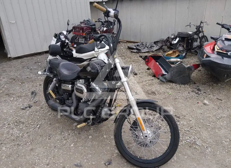 2017 Harley-Davidson FXDWG photo