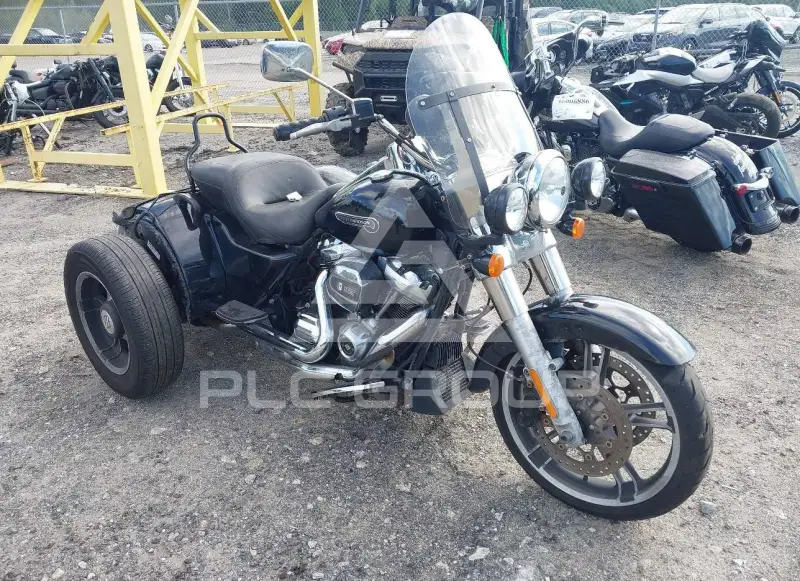 2017 Harley-Davidson FLRT photo