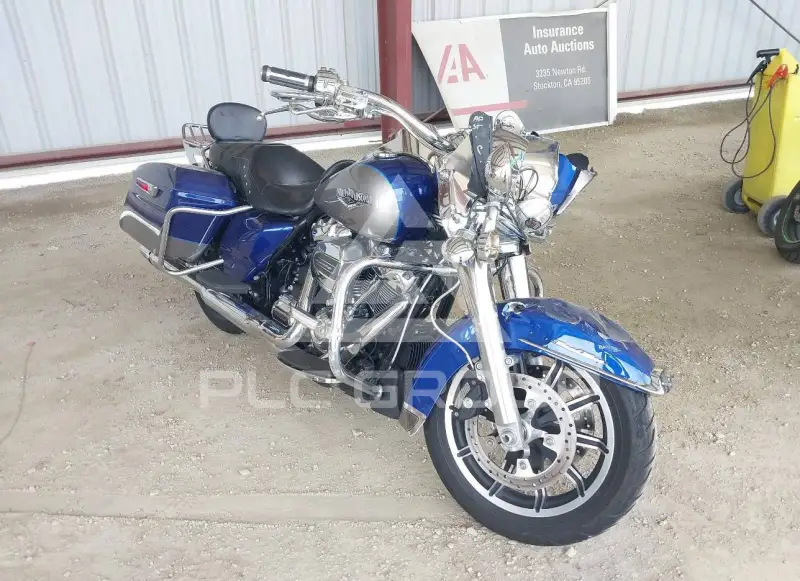 2017 Harley-Davidson FLHR photo