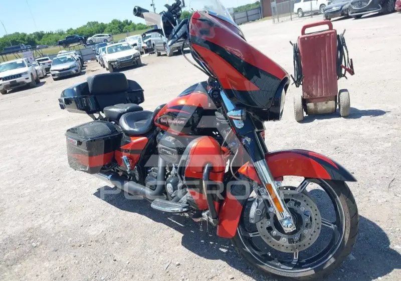 2017 Harley-Davidson FLHX фото
