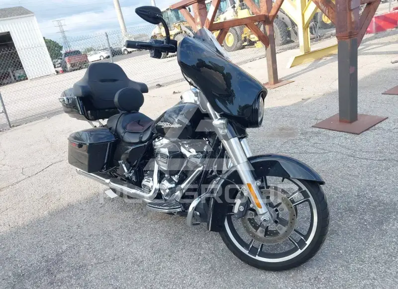 2017 Harley-Davidson FLHX фото