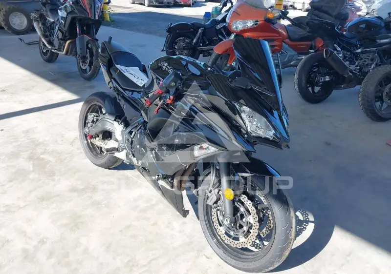 2017 Kawasaki EX650 фото