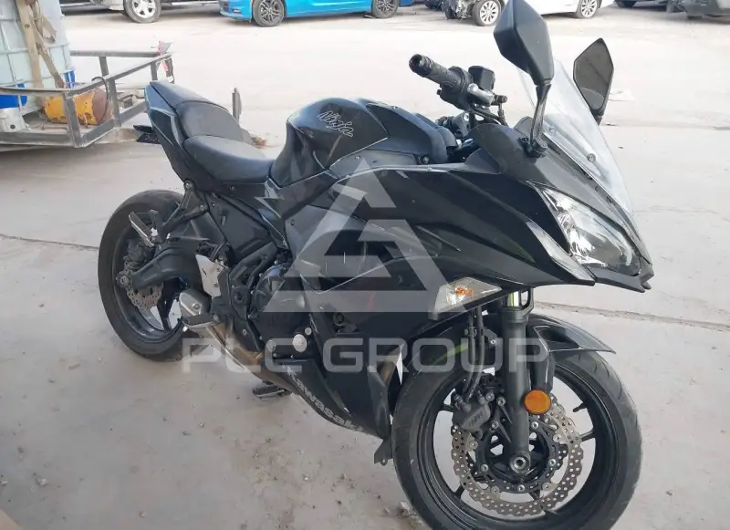 2017 Kawasaki EX650 photo