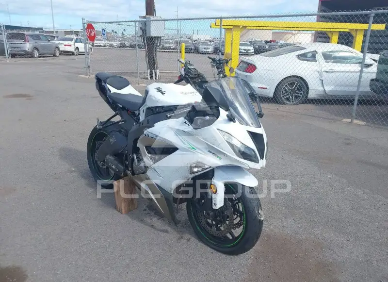 2017 Kawasaki ZX636 photo