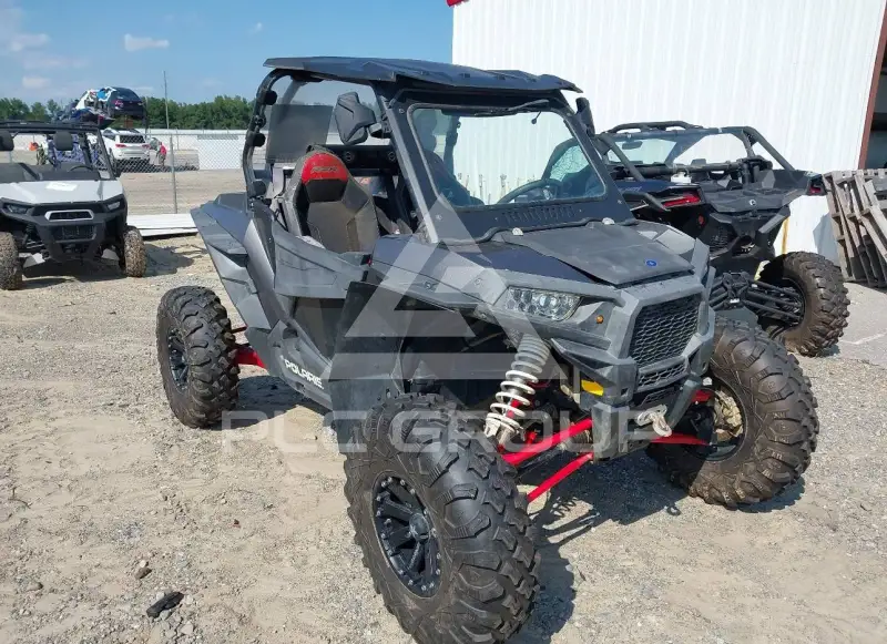 2017 Polaris Rzr photo