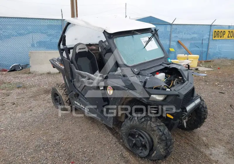2017 Polaris Rzr photo