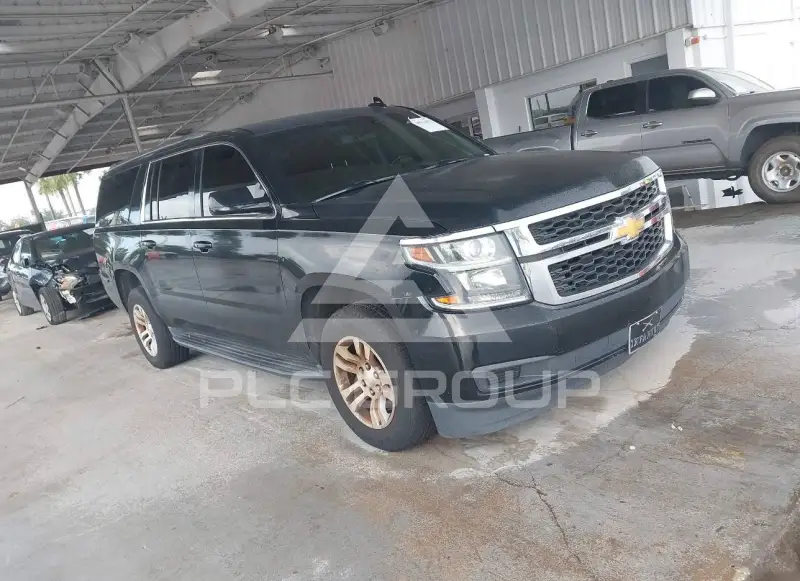 2017 Chevrolet Suburan photo