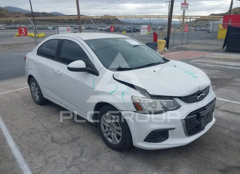 2017 Chevrolet Sonic фото