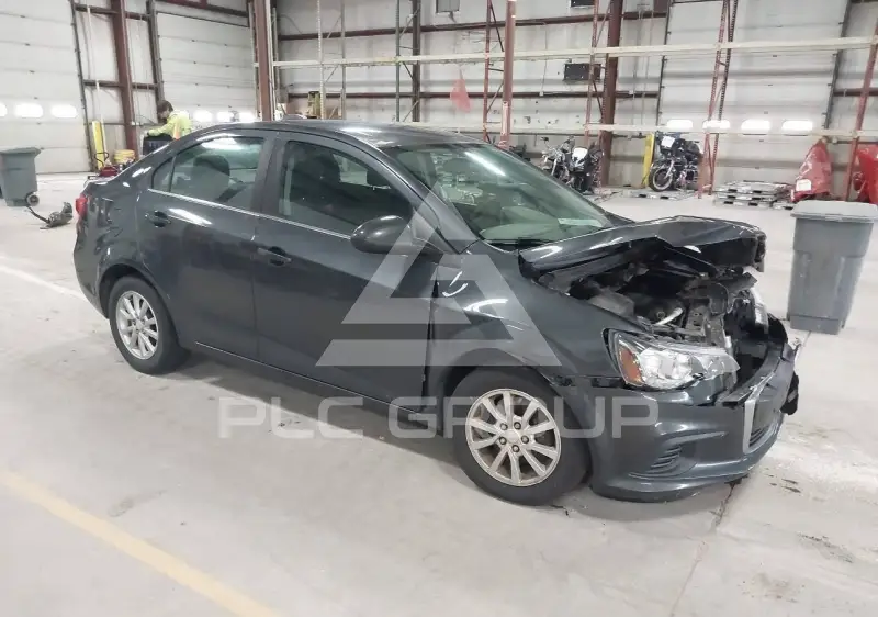 2017 Chevrolet Sonic фото