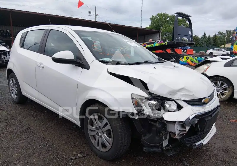 2017 Chevrolet Sonic фото