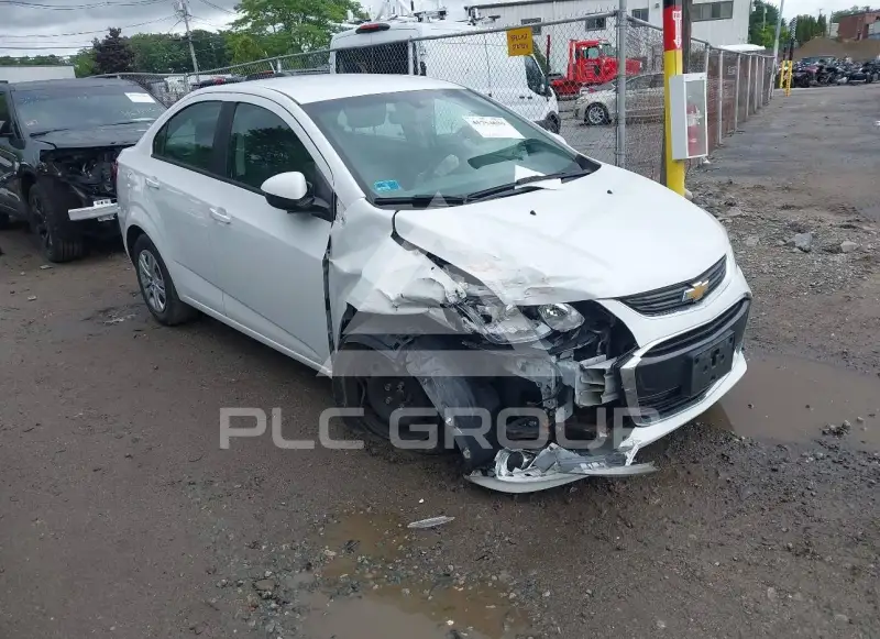 2017 Chevrolet Sonic photo