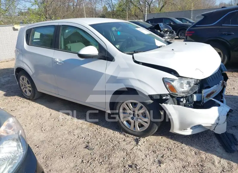 2017 Chevrolet Sonic фото