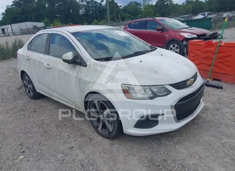 2017 Chevrolet Sonic photo