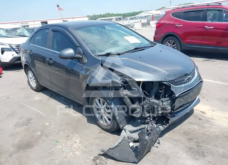 2017 Chevrolet Sonic фото