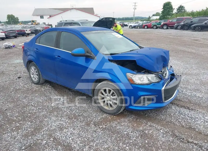 2017 Chevrolet Sonic фото