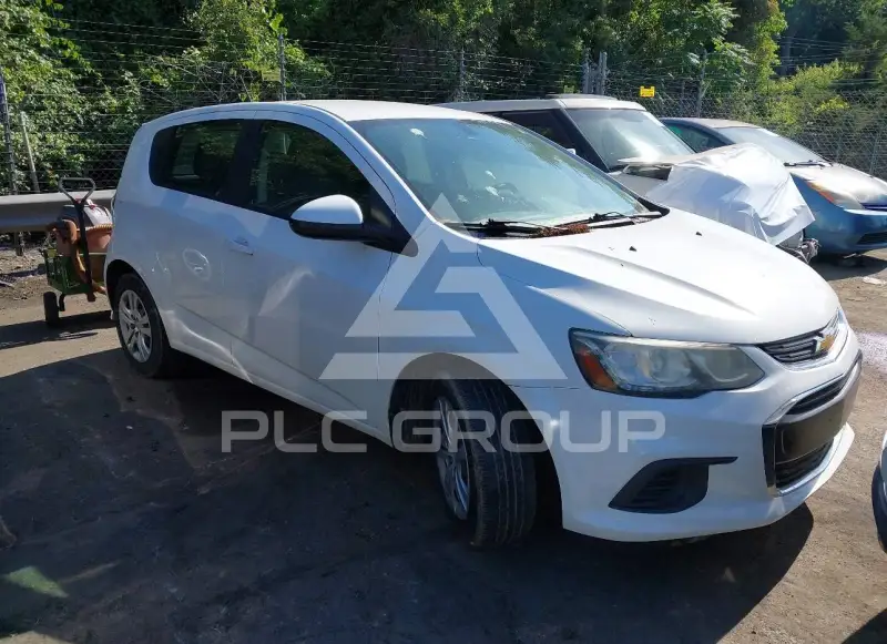 2017 Chevrolet Sonic фото