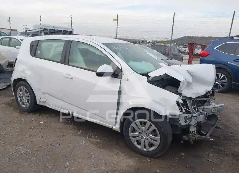 2017 Chevrolet Sonic фото