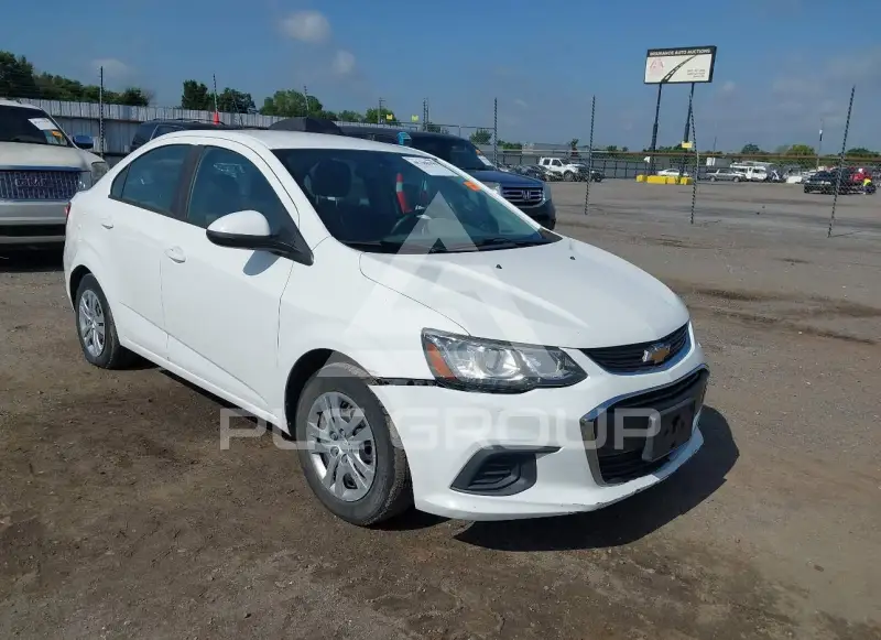 2017 Chevrolet Sonic фото