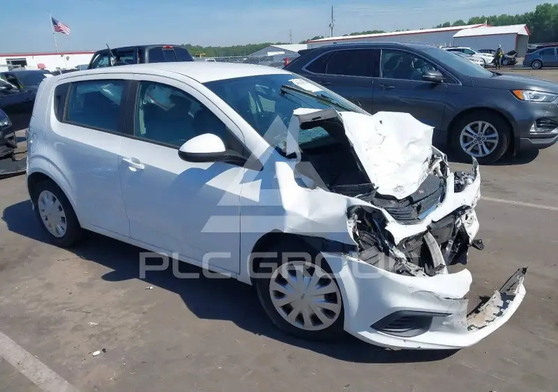 2017 Chevrolet Sonic photo