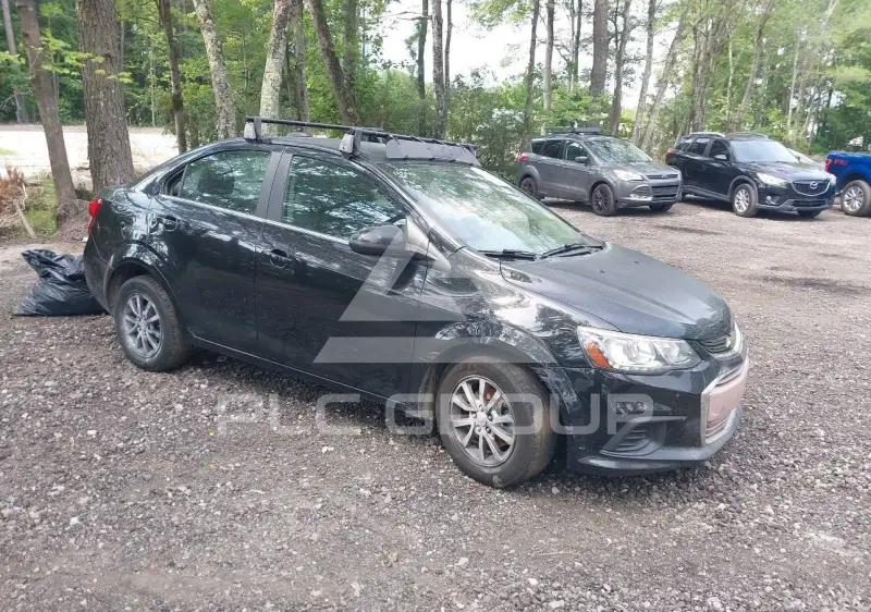 2017 Chevrolet Sonic photo
