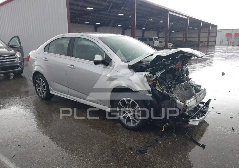 2017 Chevrolet Sonic фото
