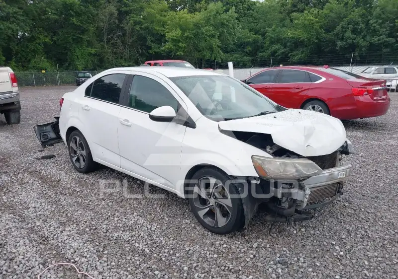 2017 Chevrolet Sonic фото