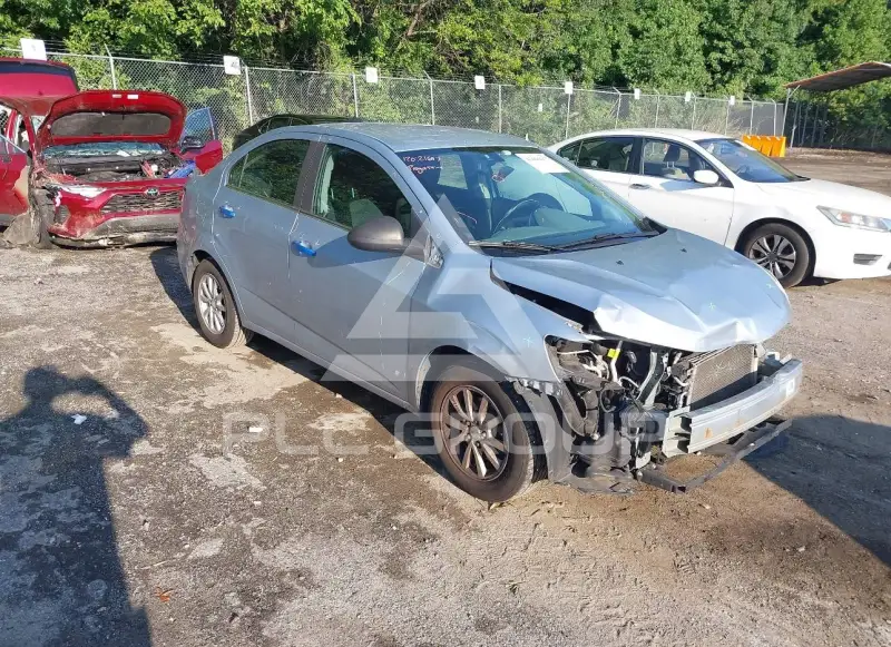 2017 Chevrolet Sonic фото