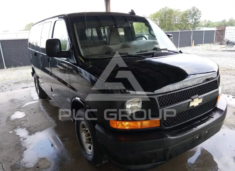 2017 Chevrolet Express photo
