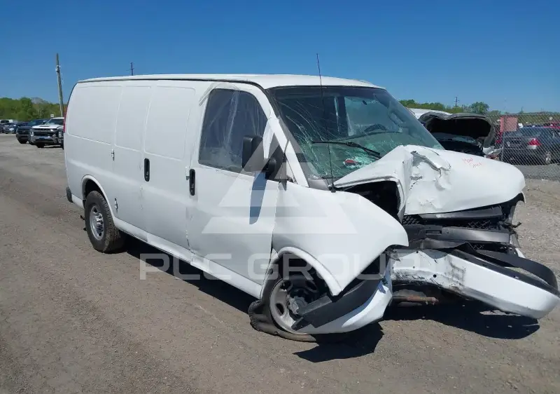 2017 Chevrolet Express photo