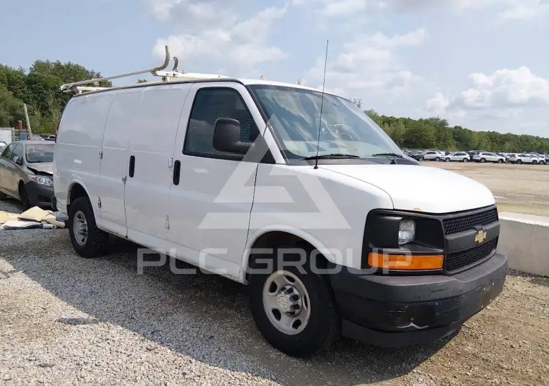 2017 Chevrolet Express фото