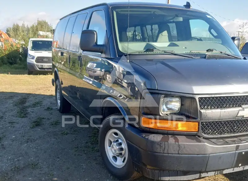 2017 Chevrolet Express photo