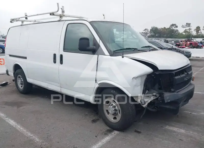 2017 Chevrolet Express photo