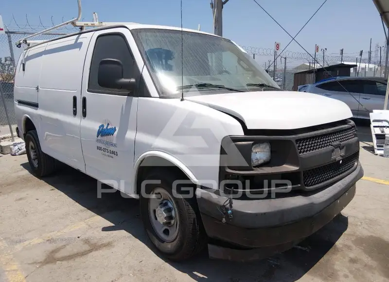 2017 Chevrolet Express photo