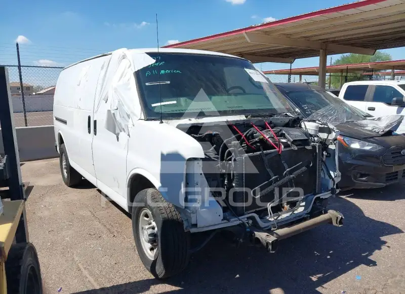 2017 Chevrolet Express photo