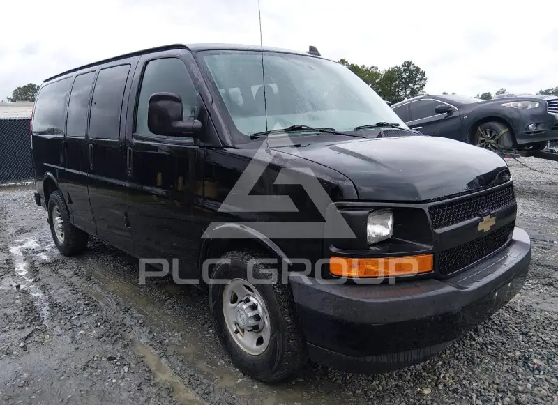 2017 Chevrolet Express photo