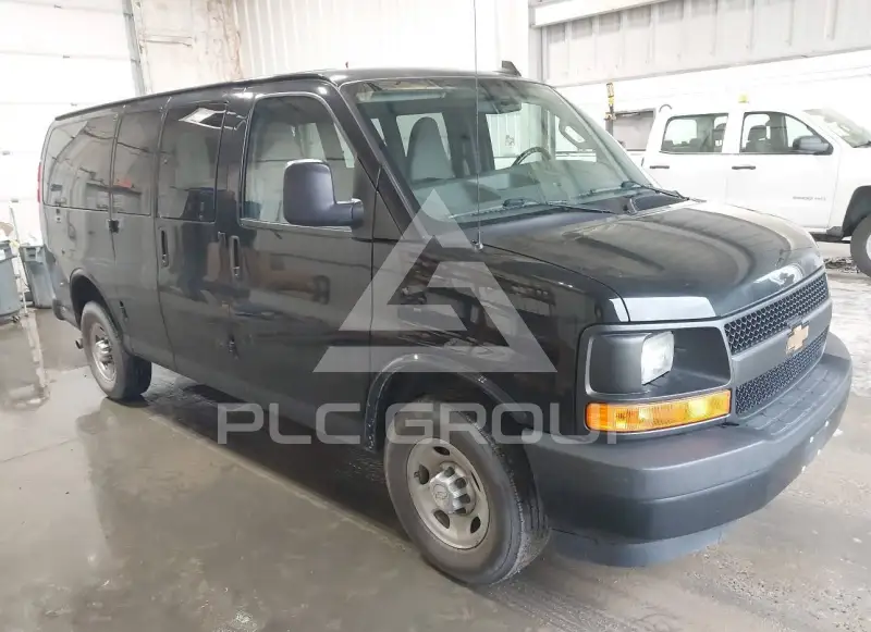 2017 Chevrolet Express photo