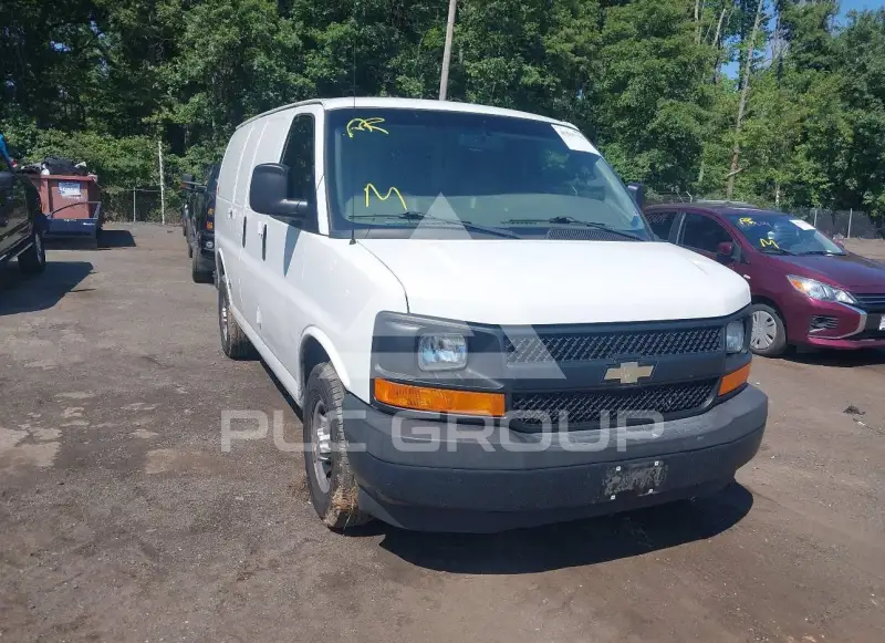 2017 Chevrolet Express photo
