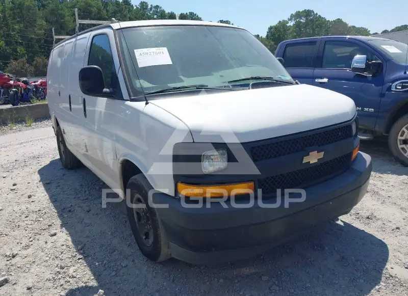 2017 Chevrolet Express photo