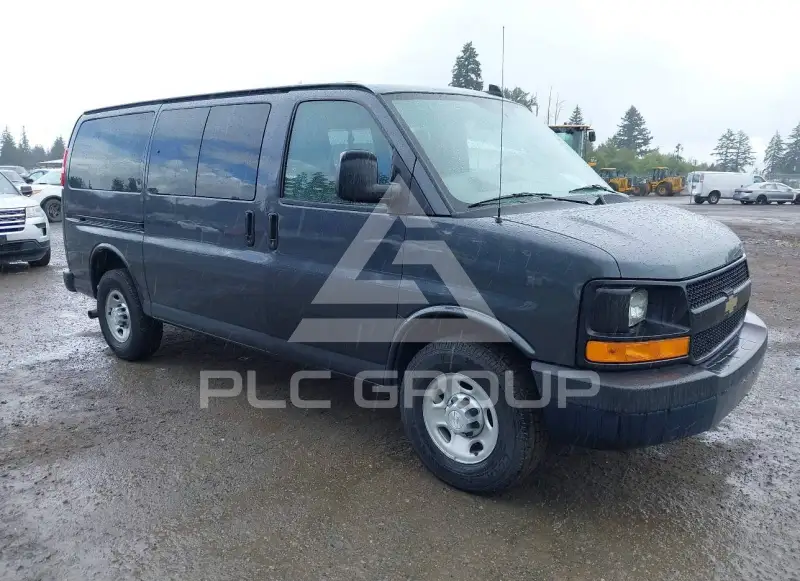 2017 Chevrolet Express photo