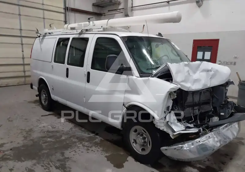 2017 Chevrolet Express фото