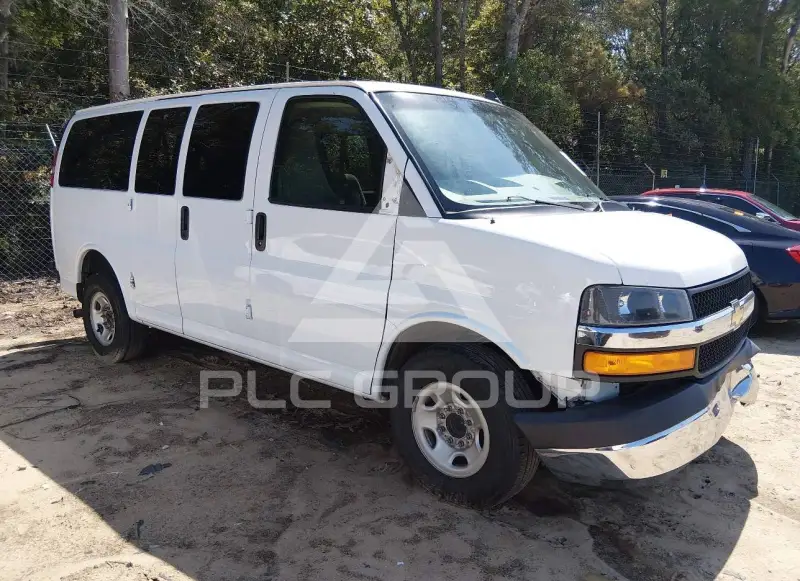 2017 Chevrolet Express фото