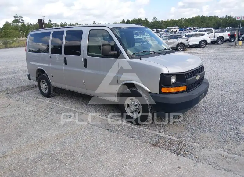 2017 Chevrolet Express photo