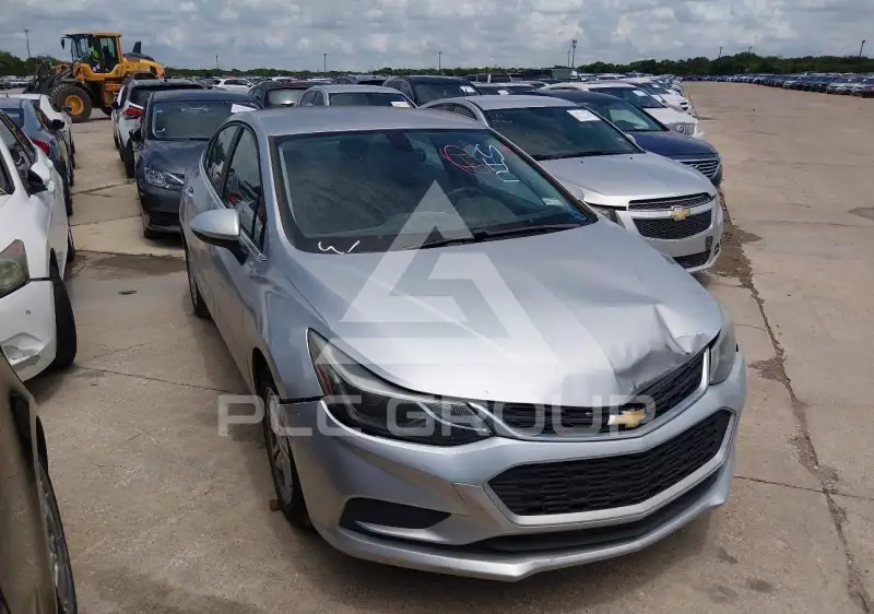 2017 Chevrolet Cruze photo