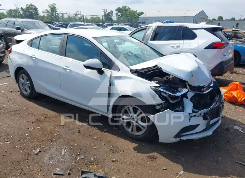 2017 Chevrolet Cruze photo